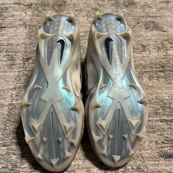 Size 11.5 men’s Nike Alpha Menace Elite 3 “White Particle Grey” - Picture 5 of 6